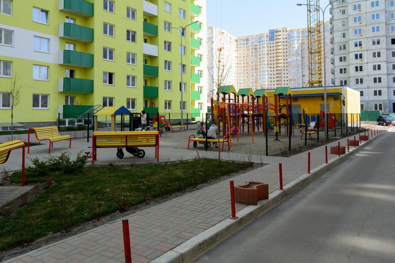 Комфортні Мині-Апартаменти Студіо На Юлії Здановської キエフ エクステリア 写真